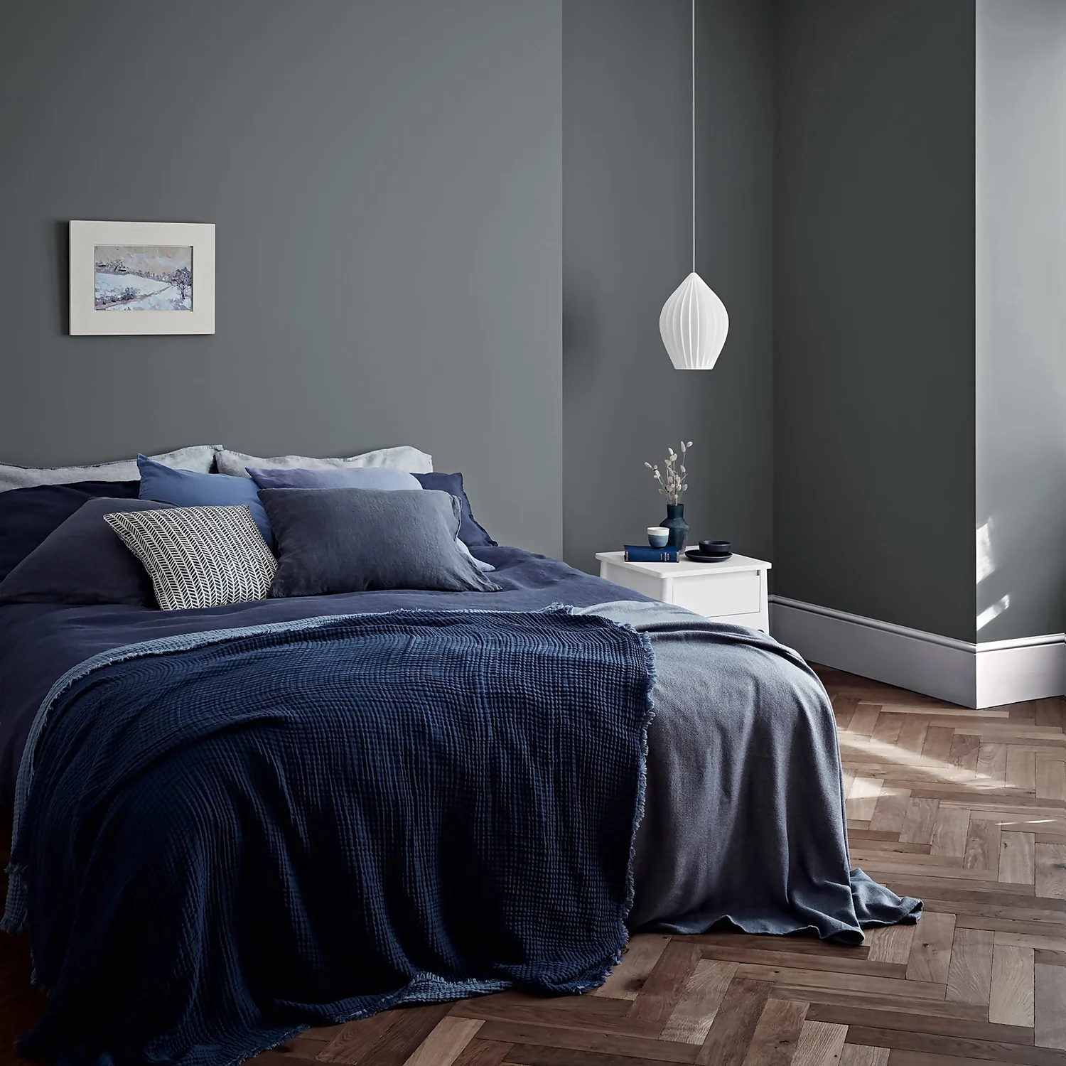 Crown Walls & Ceilings Matt Emulsion City Break - 2.5L 4 Crown Walls & Ceilings Matt Emulsion City Break - 2.5L - Image 2