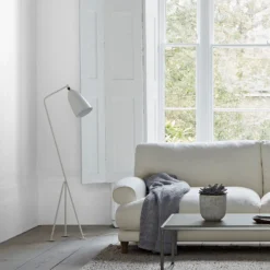 Crown Walls & Ceilings Matt Emulsion Paint Pure Brilliant White - 10L -Crown 12809373 1315001928122045