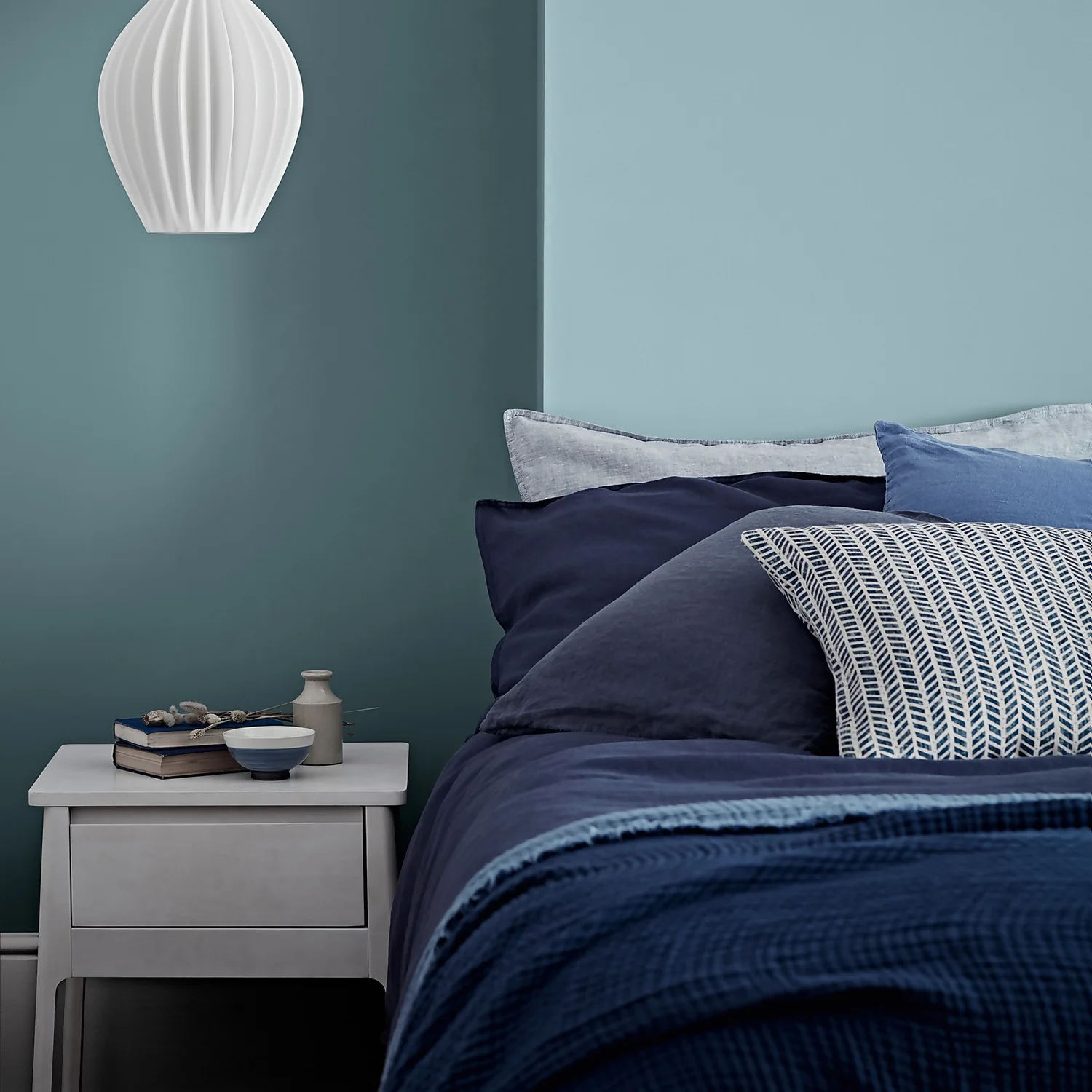 Crown Walls & Ceilings Matt Emulsion Paint Duck Egg - 2.5L 5 Crown Walls & Ceilings Matt Emulsion Paint Duck Egg - 2.5L - Image 3