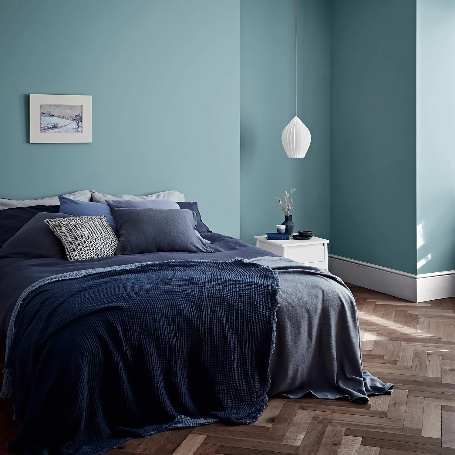 Crown Walls & Ceilings Silk Emulsion Paint Duck Egg - 2.5L 4 Crown Walls & Ceilings Silk Emulsion Paint Duck Egg - 2.5L - Image 2