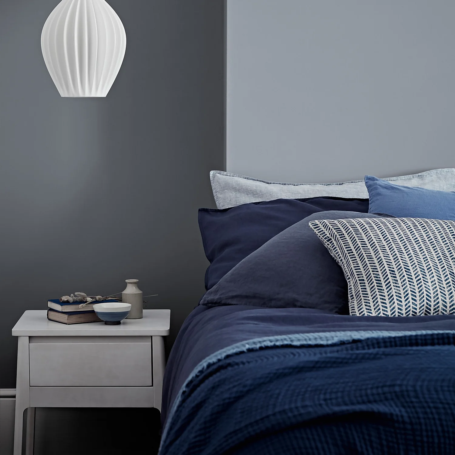 Crown Feature Wall Breatheasy Matt Emulsion Paint Blue Gravel - Tester 40ml 5 Crown Feature Wall Breatheasy Matt Emulsion Paint Blue Gravel - Tester 40ml - Image 3