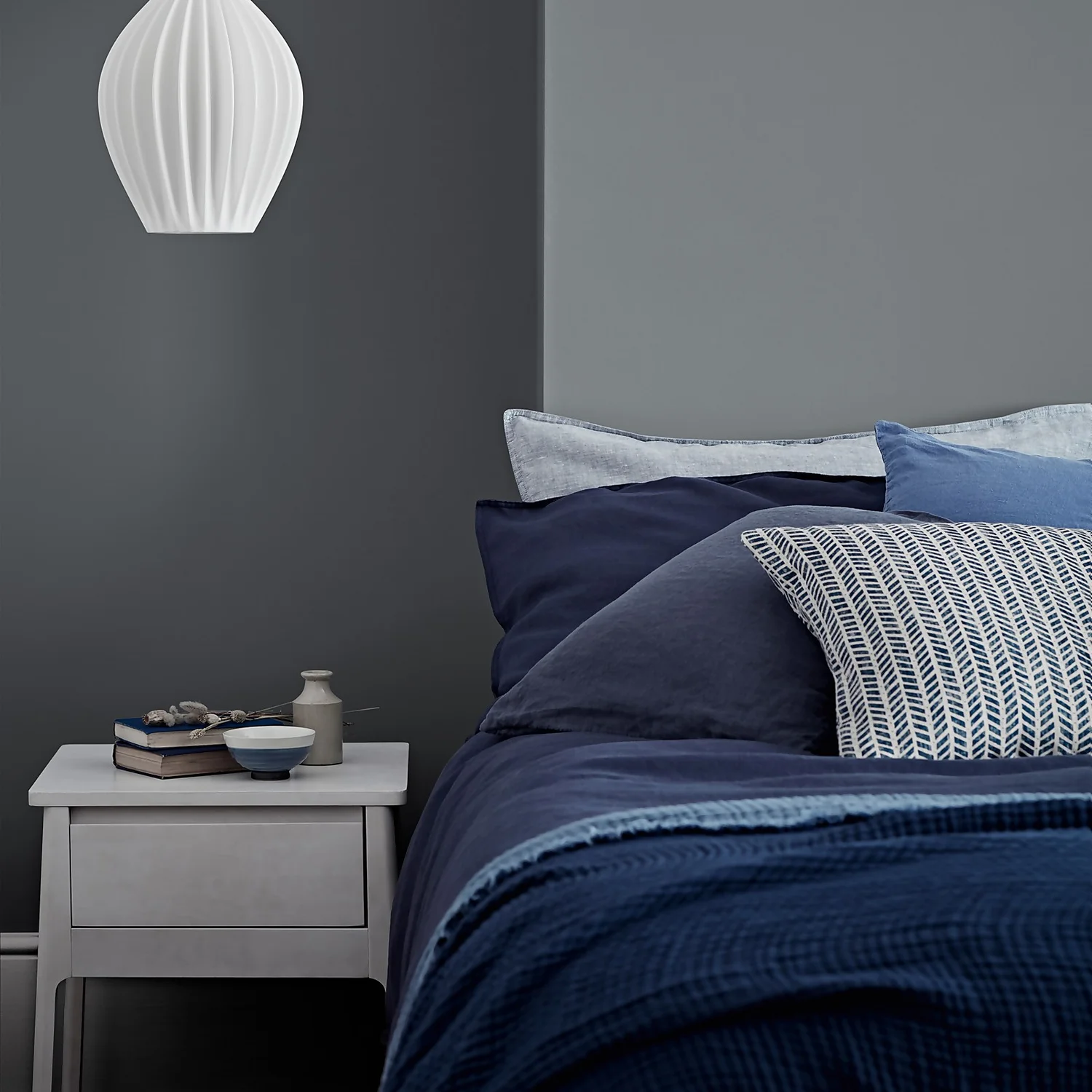 Crown Walls & Ceilings Matt Emulsion Paint City Break - 5L 5 Crown Walls & Ceilings Matt Emulsion Paint City Break - 5L - Image 3