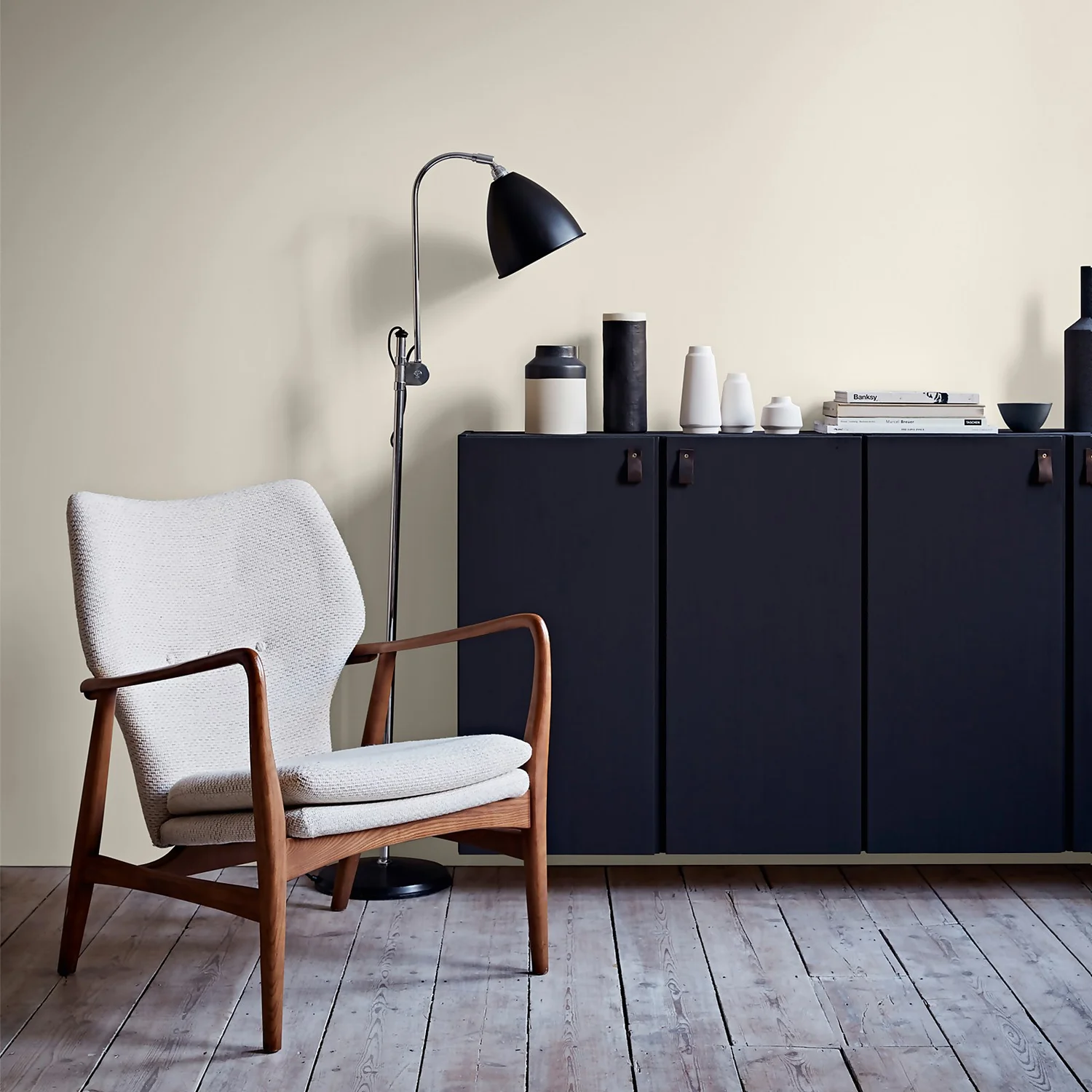 Crown Easyclean® Washable & Wipeable Multi Surface Matt Paint Antique Cream® - 2.5L 6 Crown Easyclean® Washable & Wipeable Multi Surface Matt Paint Antique Cream® - 2.5L - Image 4