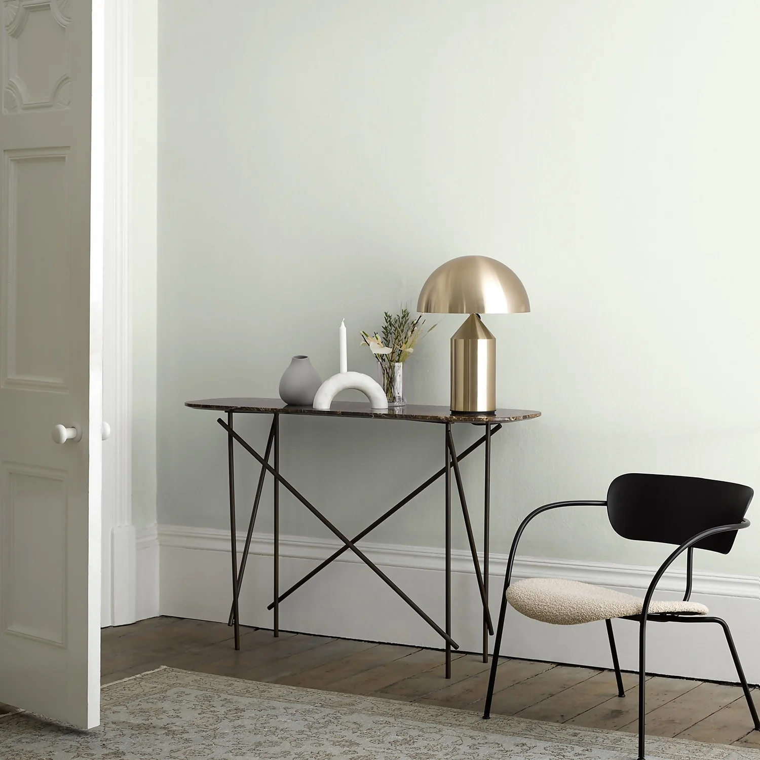 Crown Walls & Ceilings Silk Emulsion Paint Milk White - 5L 5 Crown Walls & Ceilings Silk Emulsion Paint Milk White - 5L - Image 3