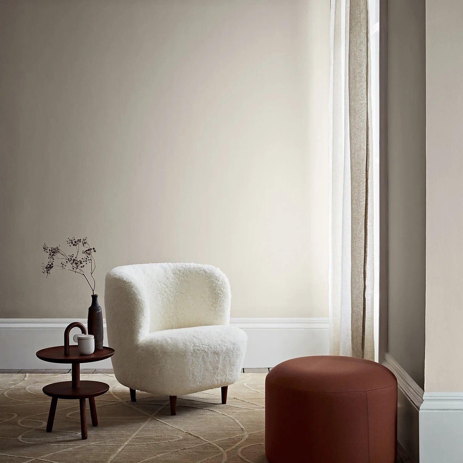 Crown Walls & Ceilings Silk Emulsion Paint Snowfall - 2.5L 5 Crown Walls & Ceilings Silk Emulsion Paint Snowfall - 2.5L - Image 3