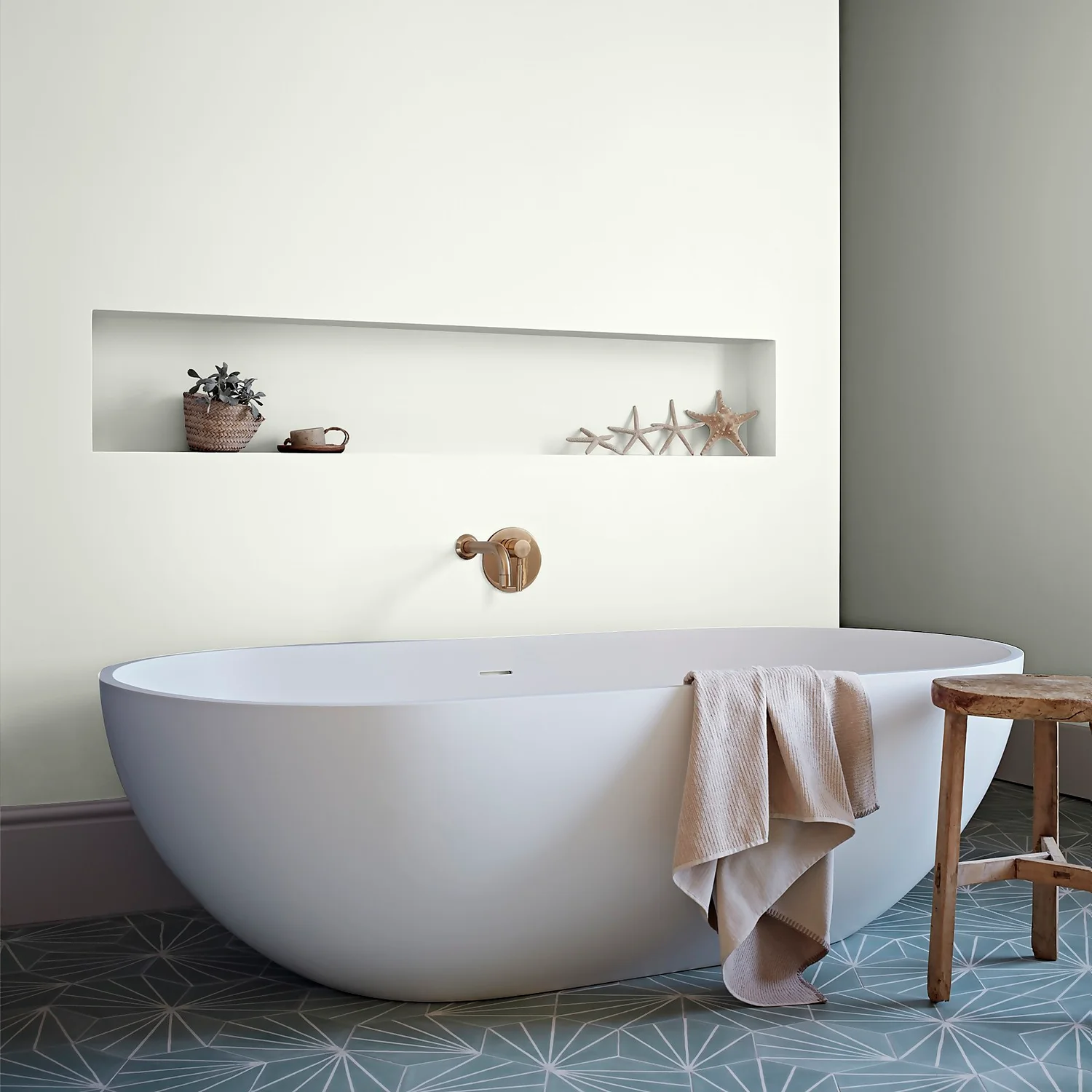 Crown Easyclean® Mouldguard+ Bathroom Mid Sheen Washable Multi Surface Paint Milk White® - 2.5L 3 Crown Easyclean® Mouldguard+ Bathroom Mid Sheen Washable Multi Surface Paint Milk White® - 2.5L - Image 2