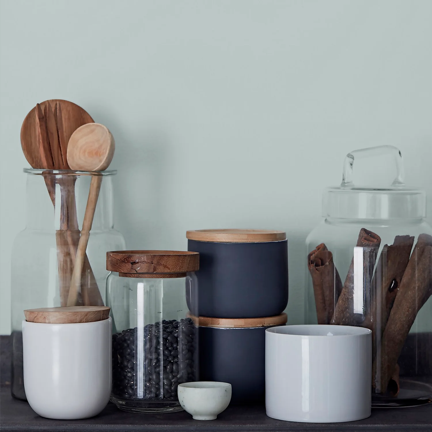 Crown Easyclean®Greaseguard+ Kitchen Matt Washable Multi Surface Paint Marble Top® - 2.5L 5 Crown Easyclean®Greaseguard+ Kitchen Matt Washable Multi Surface Paint Marble Top® - 2.5L - Image 3