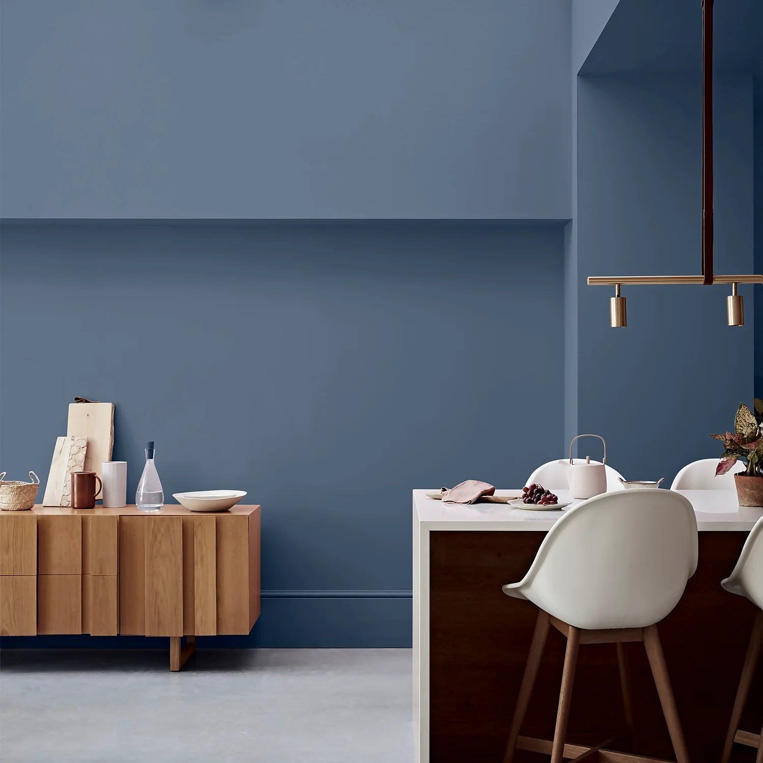 Crown Easyclean®Greaseguard+ Kitchen Matt Washable Multi Surface Paint Runaway® - 2.5L 4 Crown Easyclean®Greaseguard+ Kitchen Matt Washable Multi Surface Paint Runaway® - 2.5L - Image 2