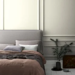 CRAFTED™ By Crown Flat Matt Interior Wall, Ceiling And Wood Paint Collector's White® - 2.5L -Crown 13167133 1734881120202110