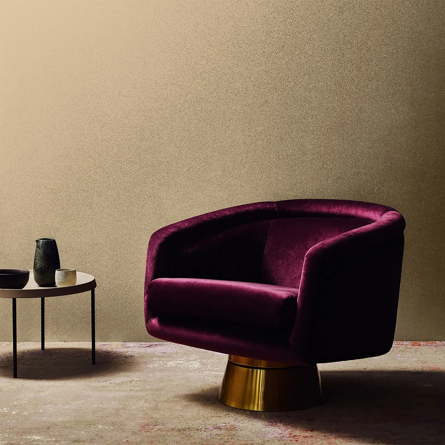 CRAFTED™ By Crown Lustrous Metallic Interior Wall And Wood Paint Striking - 1.25L 6 CRAFTED™ By Crown Lustrous Metallic Interior Wall And Wood Paint Striking - 1.25L - Image 4