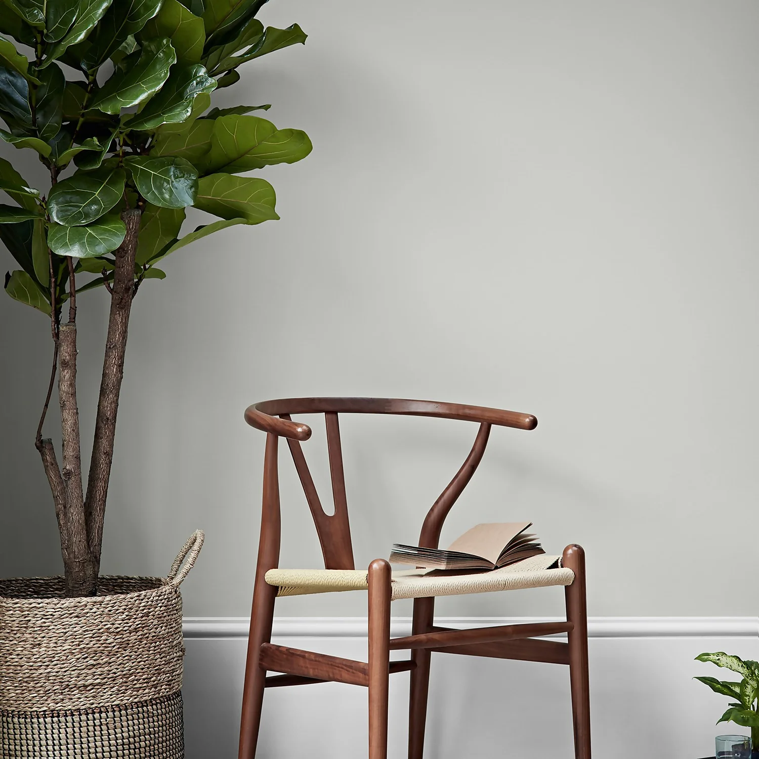 Crown Matt Emulsion Paint Salt Spray - Tester 40ml 5 Crown Matt Emulsion Paint Salt Spray - Tester 40ml - Image 3