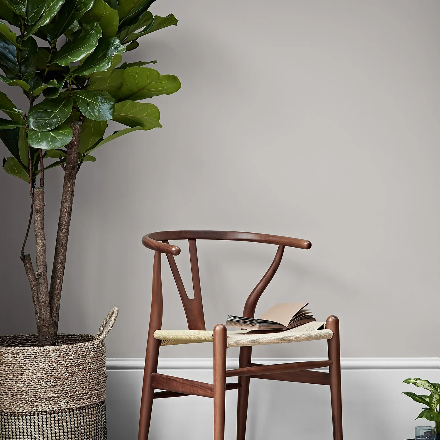 Crown Silk Emulsion Paint Cloud Burst - 5L 5 Crown Silk Emulsion Paint Cloud Burst - 5L - Image 3